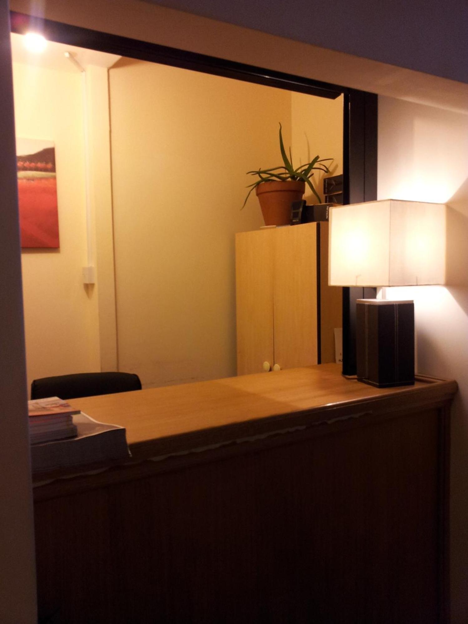 London Olympus Hotel Nirvana Екстер'єр фото